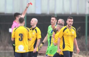 Rigori, espulsioni e polemiche nel derby tra Esperanza e Sportiva Nolese – VIDEO