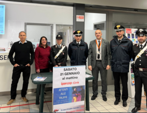 Truffe e raggiri: i consigli dei carabinieri  agli anziani per evitarli, direttamente tra gli scaffali del supermercato