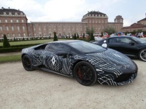 Sfilata di auto da sogno al Borgo Antico e alla Reggia