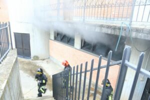 Incendio nella chiesa della Regina Madre, parrebbe doloso