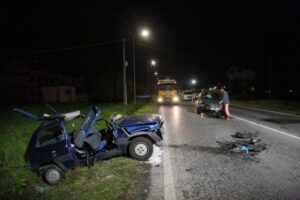 Due feriti in codice rosso per un incidente frontale in via Fatebenefratelli