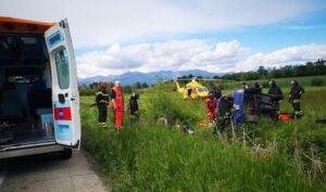 Si ribalta con l’auto sulla Direttissima, grave il conducente