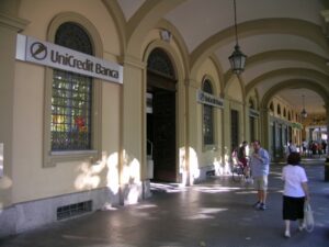 Rapinarono la direttrice dell’Unicredit di Ciriè: tre pregiudicati in manette