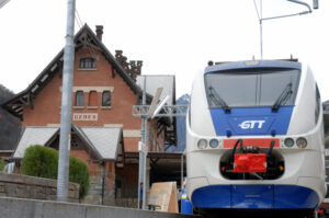 Torino-Ceres, stop ai treni: attivo il servizio sostitutivo bus