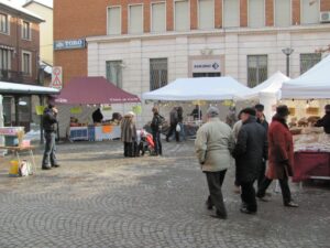 Tensione alla Popolare di Novara, ma l’allarme bomba è falso