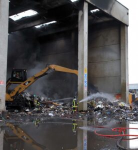 Incendio in una fabbrica di Volpiano: danni per un milione