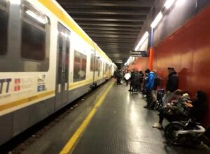 Torino-Ceres, treni in ritardo e corse cancellate: la rabbia dei pendolari