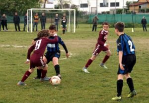 Ciriè, un nuovo campo da calcio in erba sintetica in via Biaune