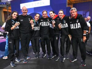 Olimpiadi, medaglia d’oro per il ct Dario Chiadò con le ragazze della Spada