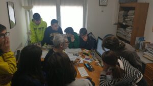 Un giorno in redazione per i ragazzi della Hormè Montessori di San Carlo