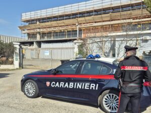 Ferito in cantiere lo portano in ospedale raccontando che era caduto in casa